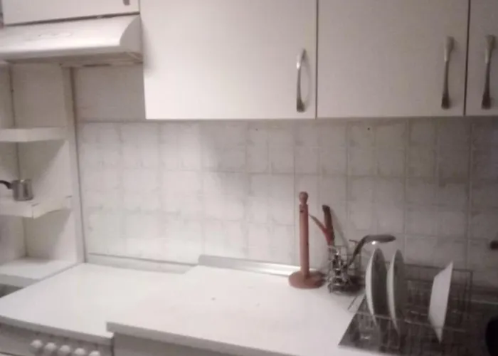 Apartment 2 Bedroom In The Center Of *