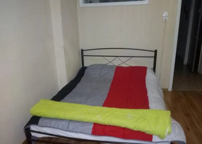 2 Bedroom In The Center Of سالونيك